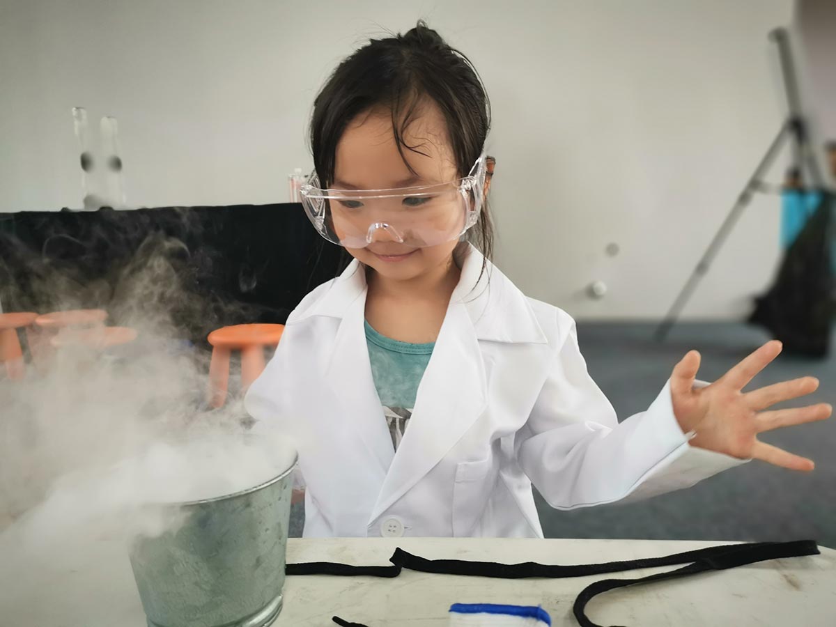 Five Easy Ways to Bring Science into Play with Children image